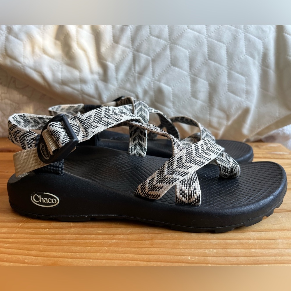 Chaco Z/Cloud 2 Sandal’s - Size 8 - Chevron